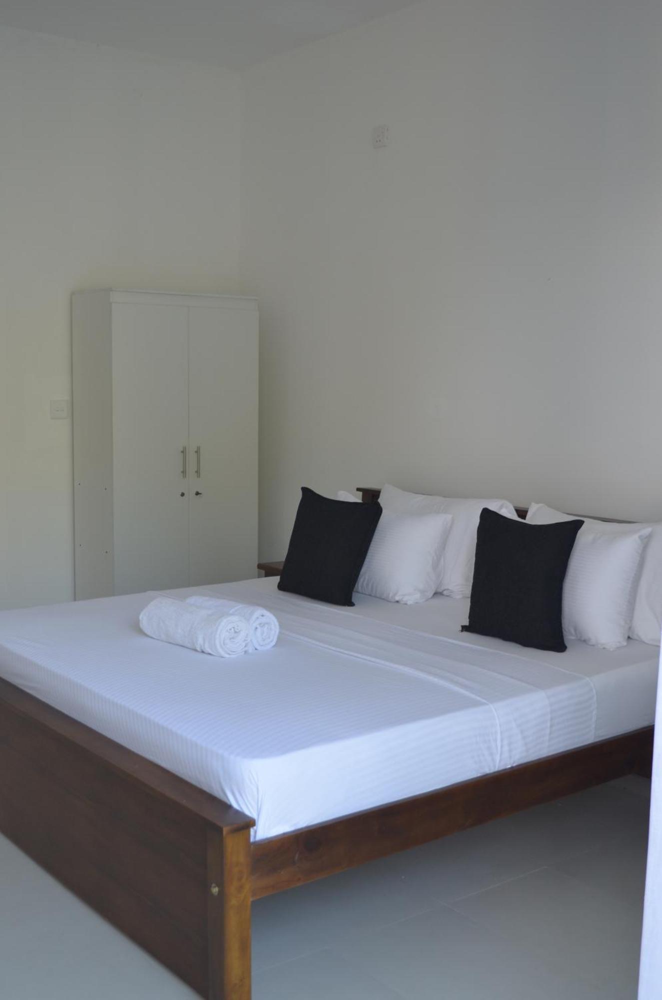 Silina Airport Transit Hotel & Residence Katunayaka Екстериор снимка