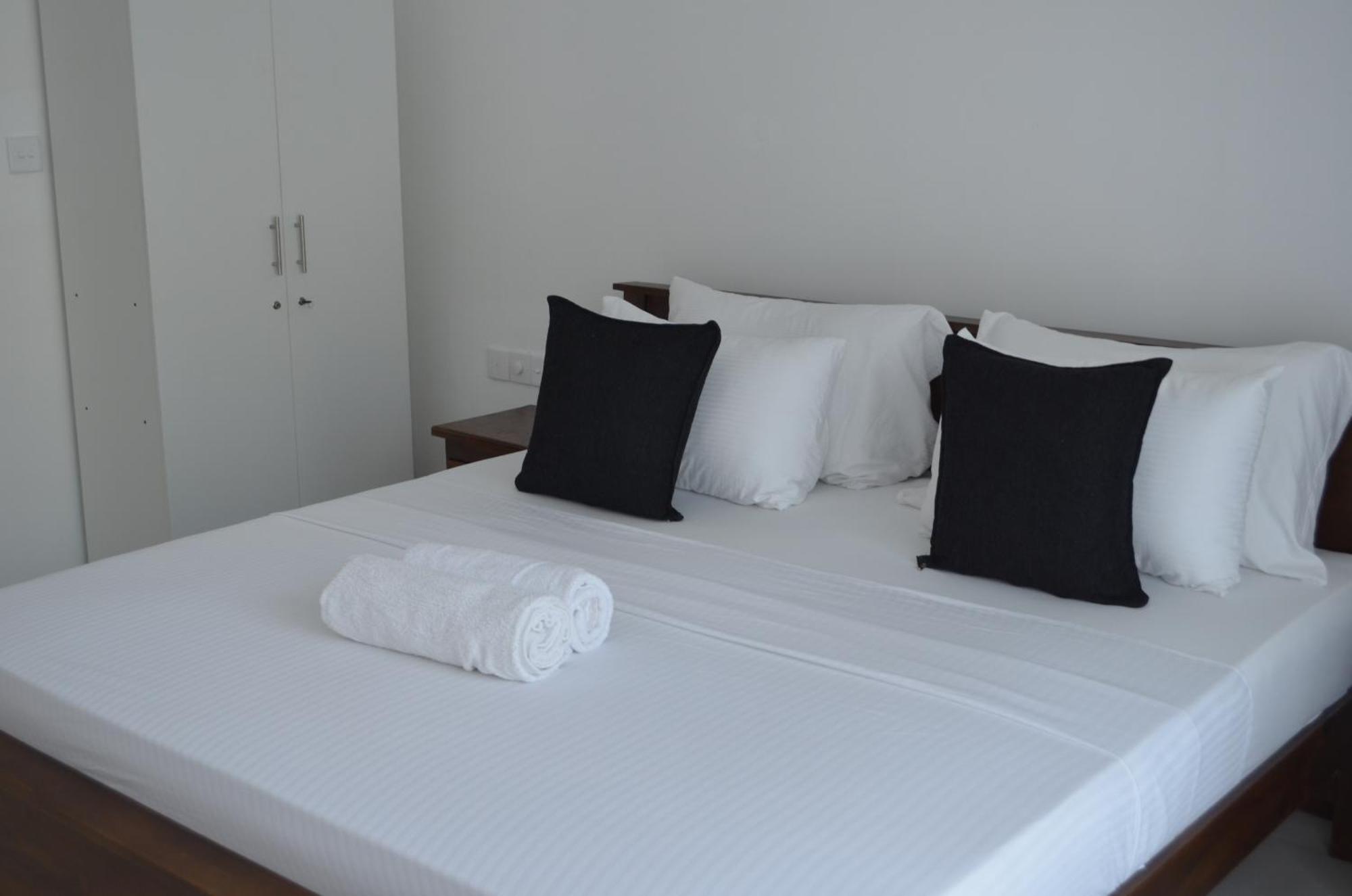 Silina Airport Transit Hotel & Residence Katunayaka Екстериор снимка