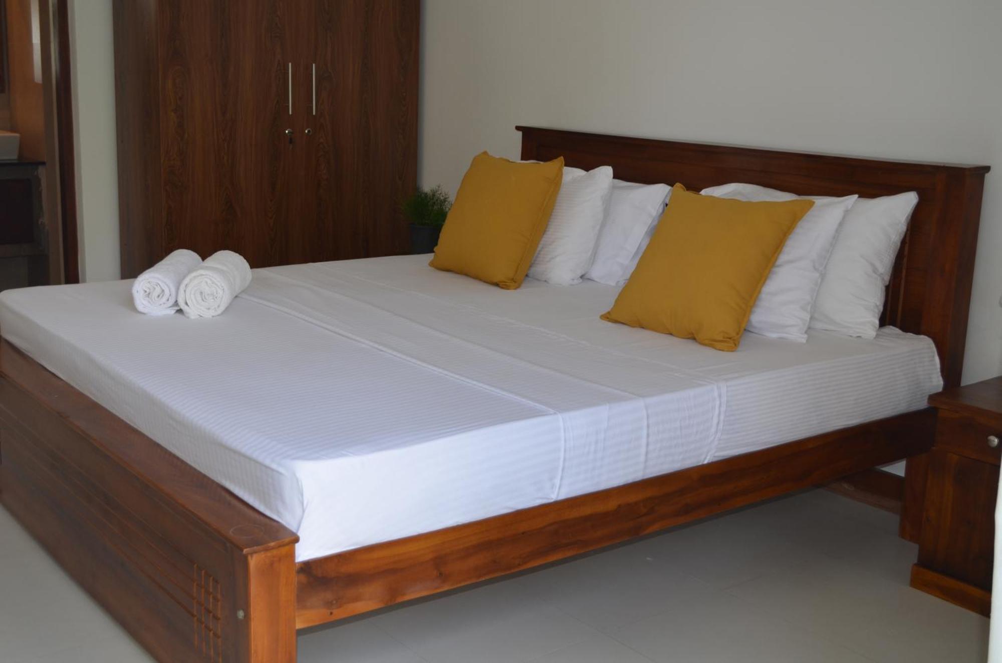 Silina Airport Transit Hotel & Residence Katunayaka Екстериор снимка