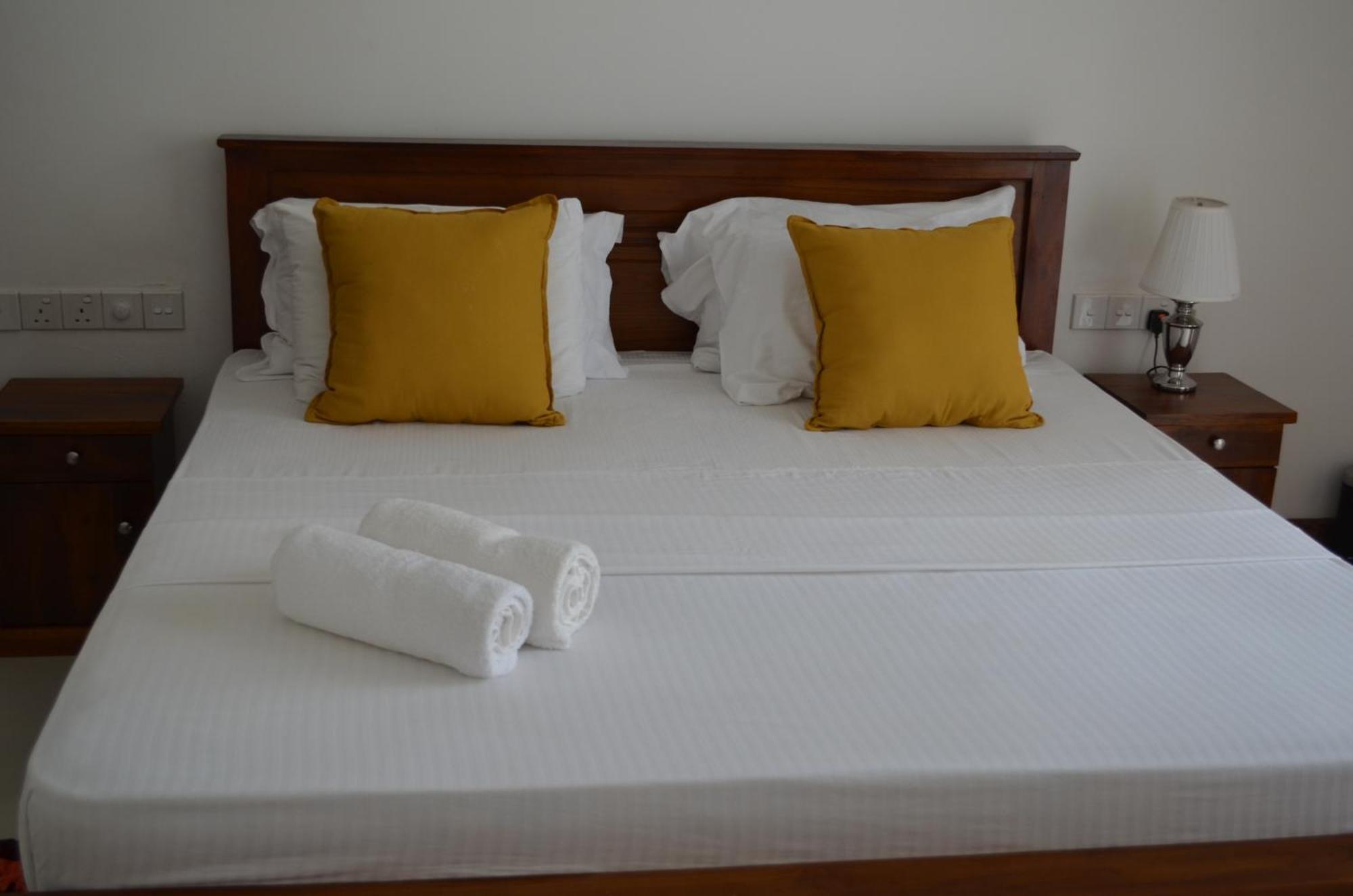 Silina Airport Transit Hotel & Residence Katunayaka Екстериор снимка