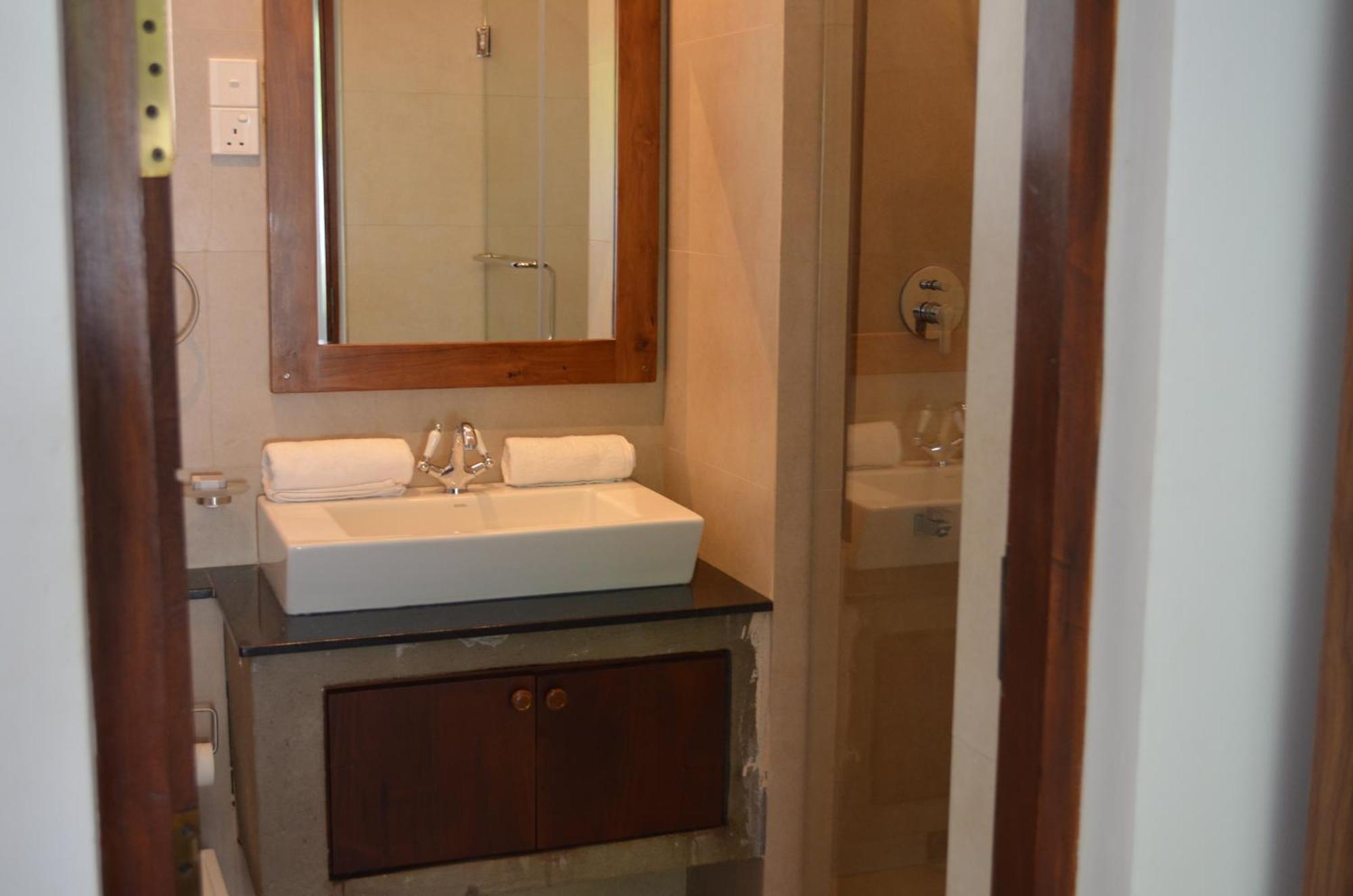 Silina Airport Transit Hotel & Residence Katunayaka Екстериор снимка